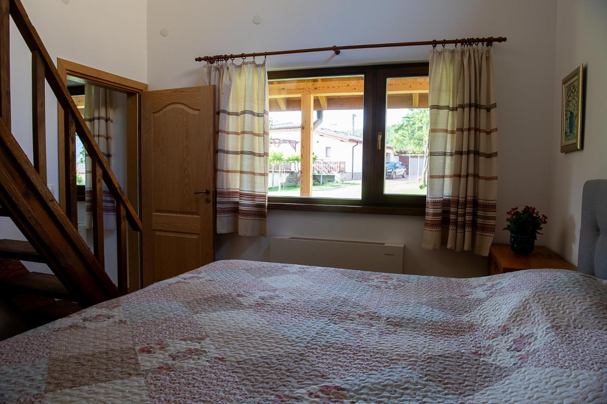 Walnut Cottage 1 Дебращица Екстериор снимка